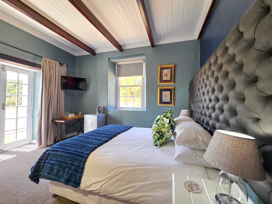 8 Bedroom Property for Sale in Stilbaai Oos Western Cape